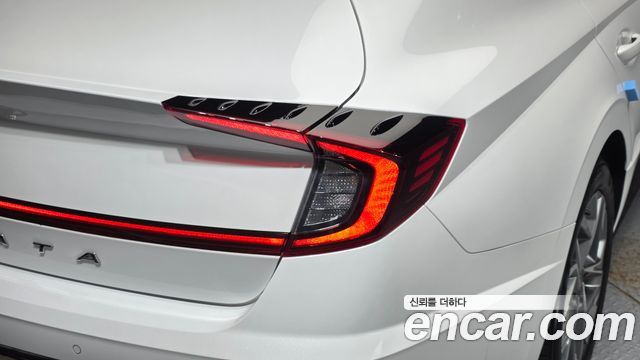 Hyundai Sonata 2023 — photo 9
