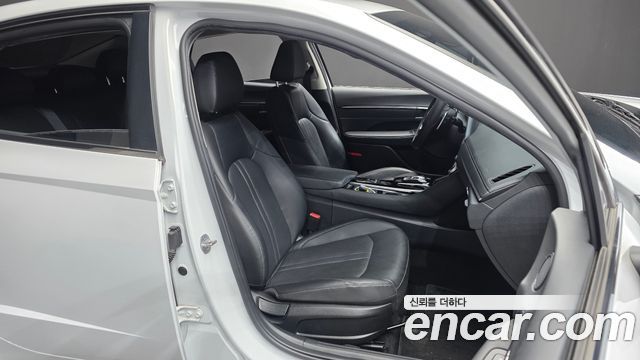 Hyundai Sonata 2023 — photo 16