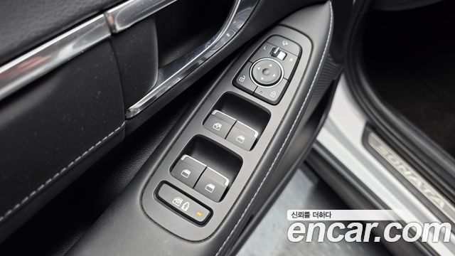 Hyundai Sonata 2023 — photo 30