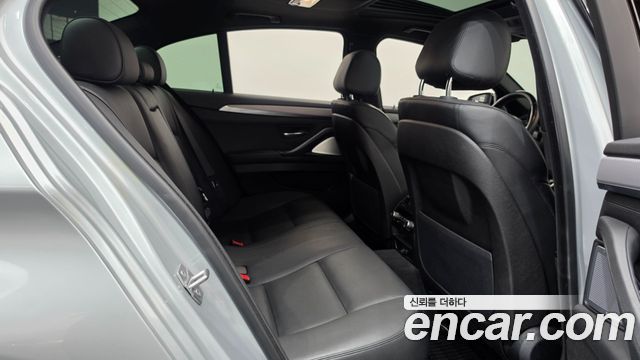 BMW 5-Series 2015 — photo 10