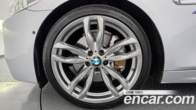 BMW 5-Series 2015 — photo 19