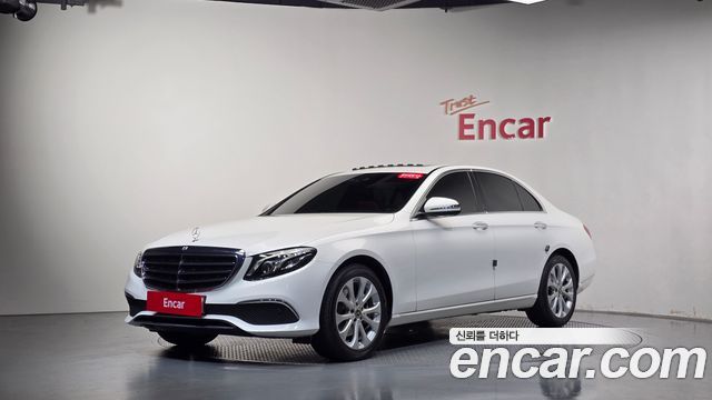 Mercedes-Benz E-Class 2019 — photo 38