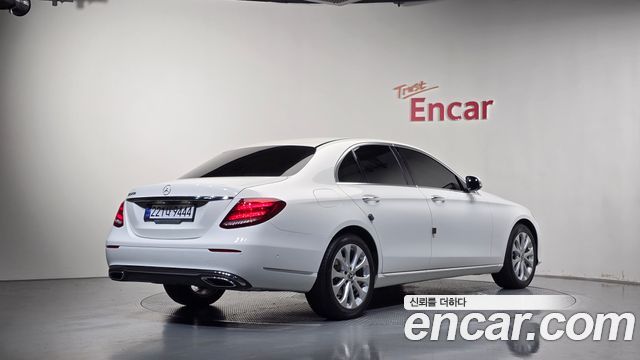 Mercedes-Benz E-Class 2019 — photo 2