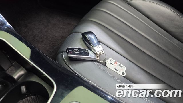 Mercedes-Benz E-Class 2019 — photo 22