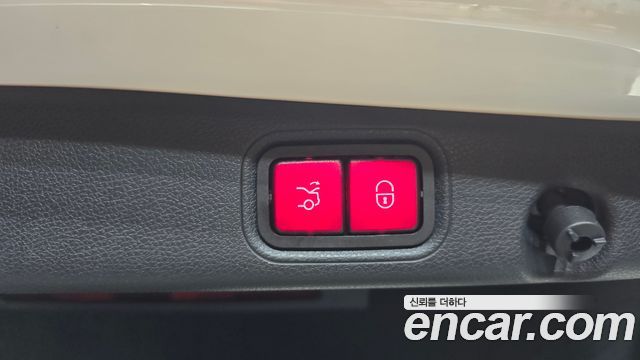 Mercedes-Benz E-Class 2019 — photo 23