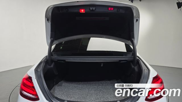 Mercedes-Benz E-Class 2019 — photo 24