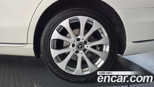 Mercedes-Benz E-Class 2019 — photo 7
