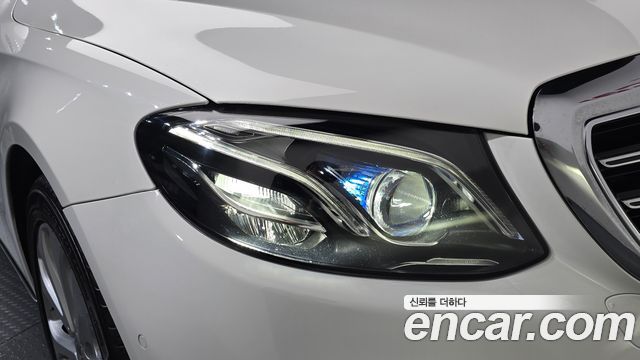 Mercedes-Benz E-Class 2019 — photo 8