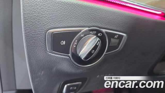 Mercedes-Benz E-Class 2019 — photo 27