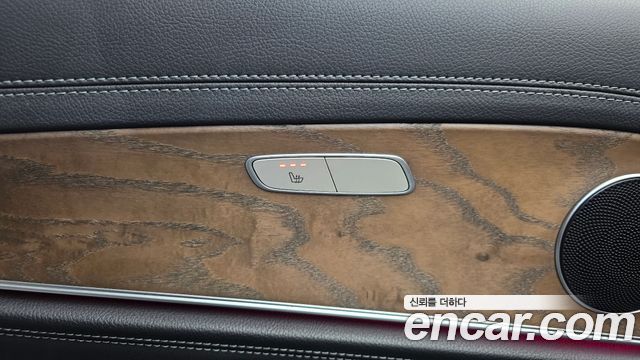 Mercedes-Benz E-Class 2019 — photo 36