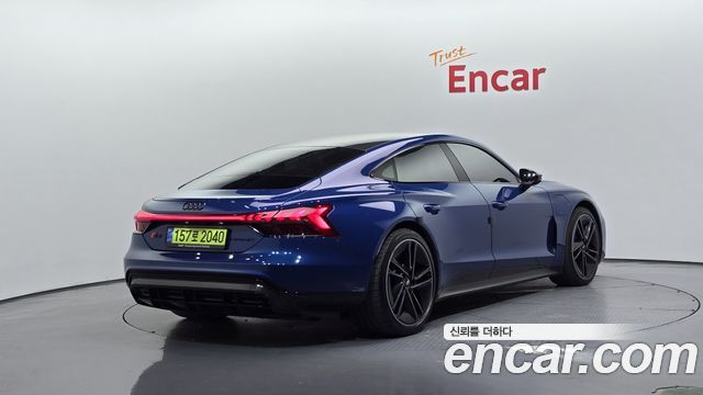 Audi RS e-tron GT 2022 — photo 2