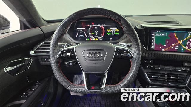 Audi RS e-tron GT 2022 — photo 19