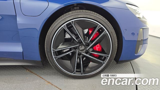 Audi RS e-tron GT 2022 — photo 7