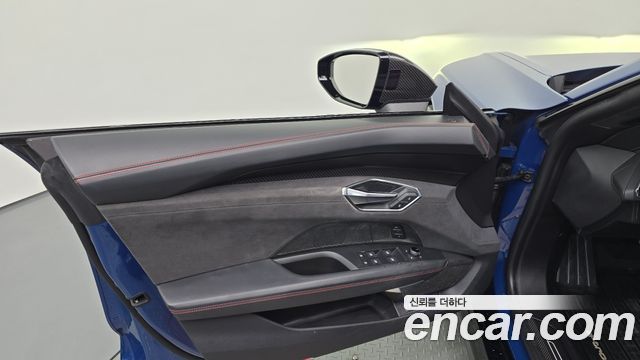 Audi RS e-tron GT 2022 — photo 14