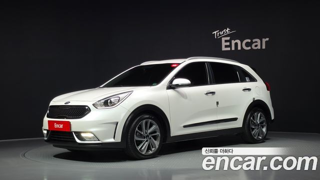Kia Niro 2018 — photo 1