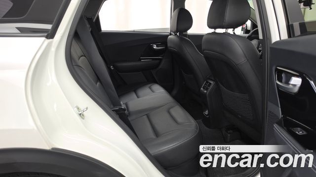 Kia Niro 2018 — photo 12
