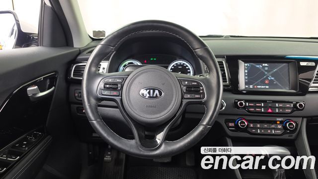 Kia Niro 2018 — photo 13