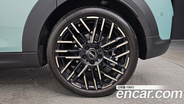 Mini Cooper 2025 — photo 7