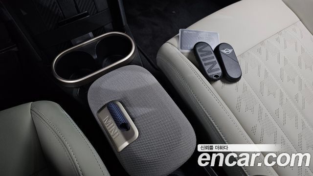Mini Cooper 2025 — photo 31