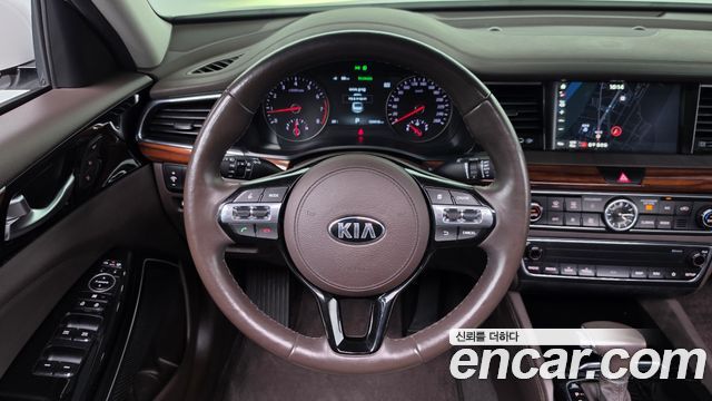 Kia K7 2017 — photo 12