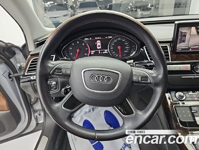 Audi A8 2015 — photo 10