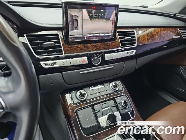 Audi A8 2015 — photo 11