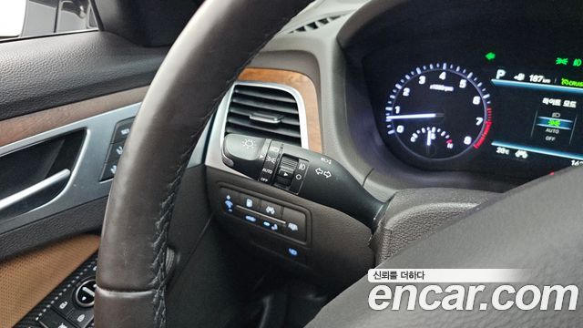 Genesis G80 2020 — photo 24