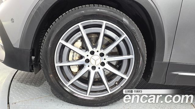 Mercedes-Benz GLB-Class 2021 — photo 5