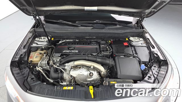 Mercedes-Benz GLB-Class 2021 — photo 6