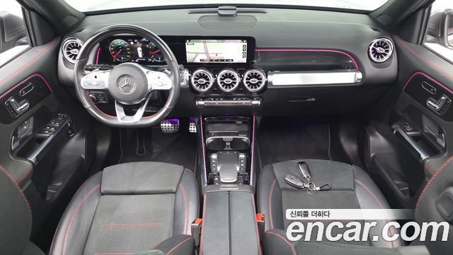 Mercedes-Benz GLB-Class 2021 — photo 10