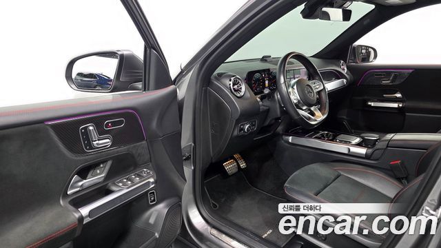 Mercedes-Benz GLB-Class 2021 — photo 13