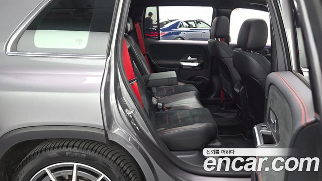Mercedes-Benz GLB-Class 2021 — photo 17