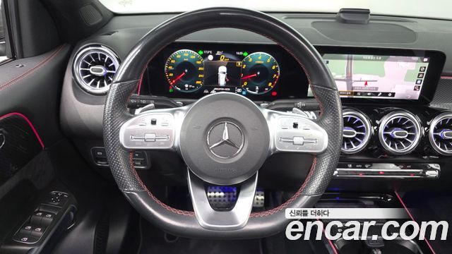Mercedes-Benz GLB-Class 2021 — photo 20