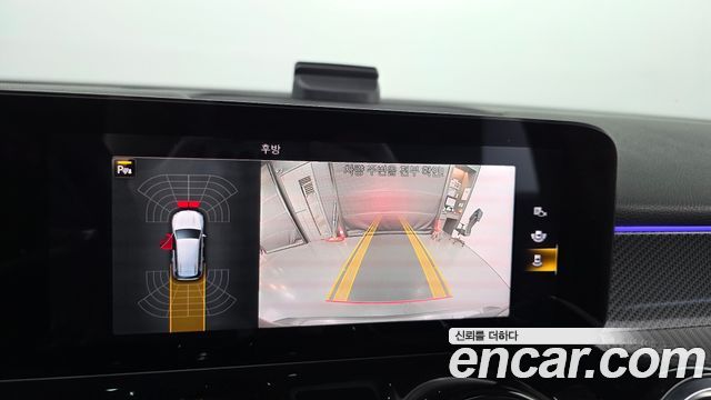 Mercedes-Benz GLB-Class 2021 — photo 21