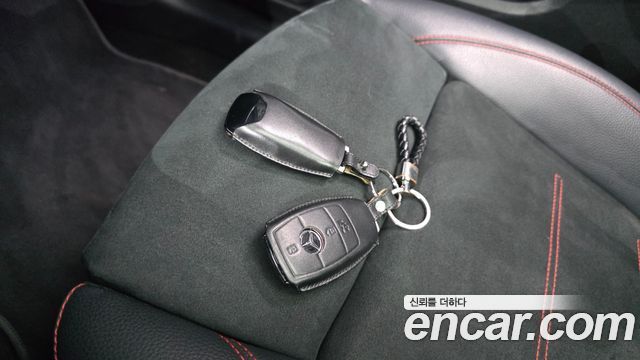 Mercedes-Benz GLB-Class 2021 — photo 22