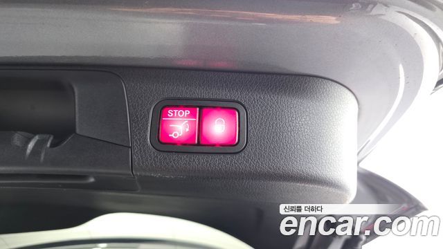 Mercedes-Benz GLB-Class 2021 — photo 23