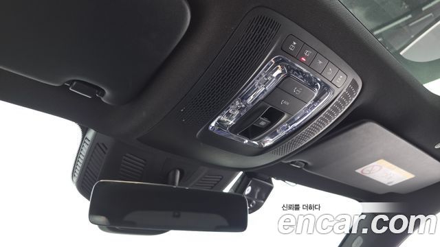 Mercedes-Benz GLB-Class 2021 — photo 25