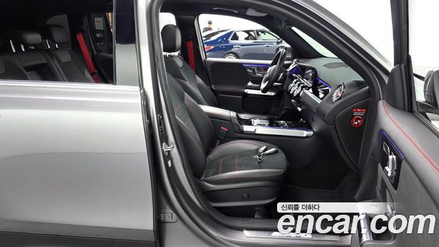 Mercedes-Benz GLB-Class 2021 — photo 16