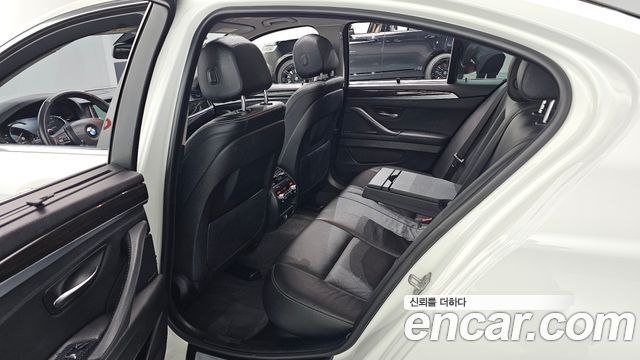 BMW 5-Series 2014 — photo 11