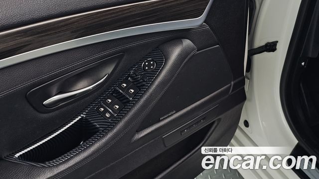 BMW 5-Series 2014 — photo 15