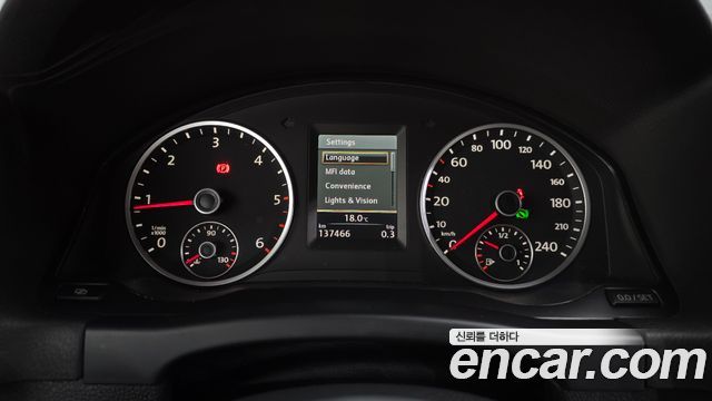 Volkswagen Tiguan 2012 — photo 8