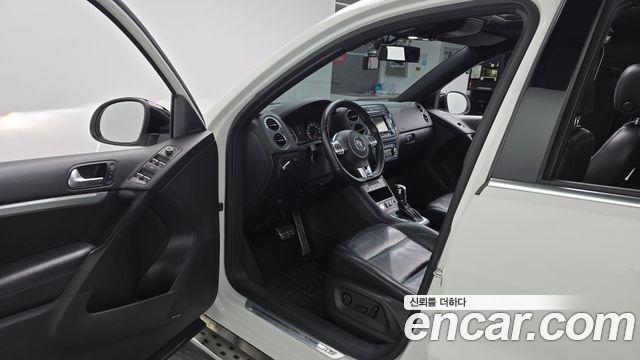 Volkswagen Tiguan 2012 — photo 10