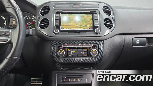 Volkswagen Tiguan 2012 — photo 12