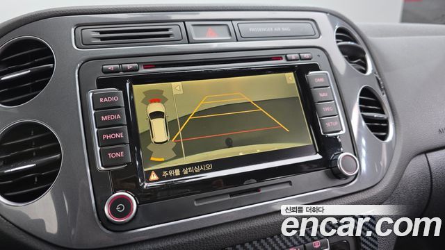 Volkswagen Tiguan 2012 — photo 14