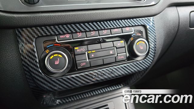 Volkswagen Tiguan 2012 — photo 16
