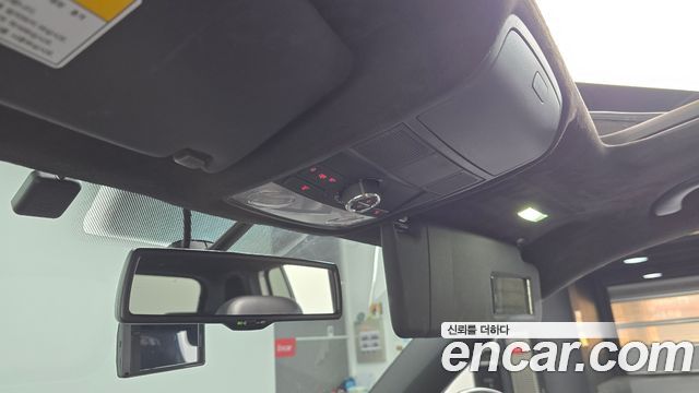 Volkswagen Tiguan 2012 — photo 17