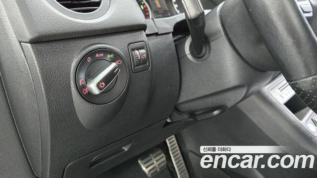 Volkswagen Tiguan 2012 — photo 18