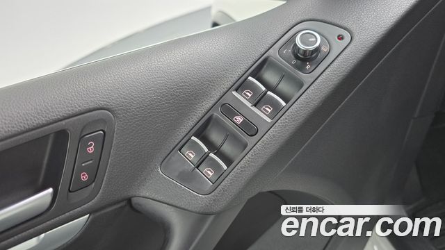 Volkswagen Tiguan 2012 — photo 19