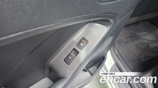 Kia K3 2014 — photo 18