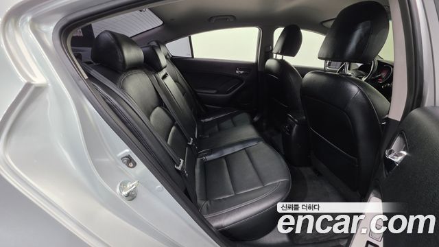 Kia K3 2014 — photo 19